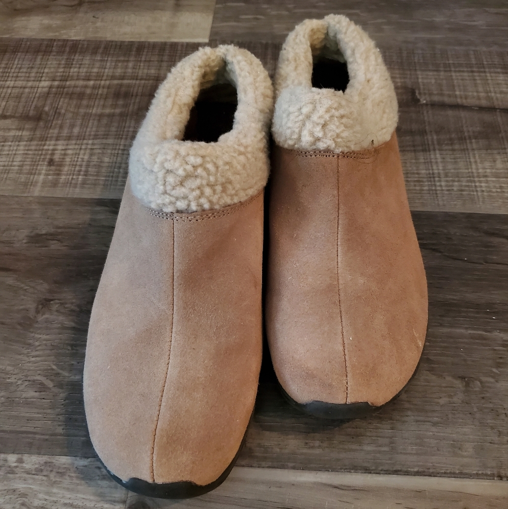 Croft and Barrow Suede Clogs